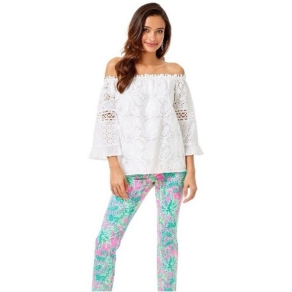 Lilly Pulitzer Laurenne Top in Resort White Jumbo Bouquet Eyelet S - Picture 3 of 6
